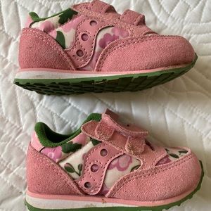 Toddler girl Saucony Velcro sneakers 4.5 floral